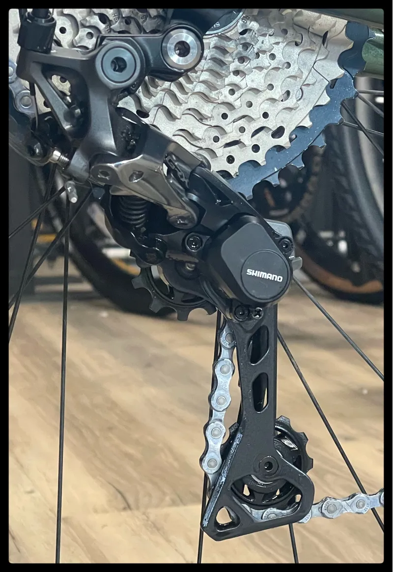 Revolt E+ Pro 25km/h Medium Army 2020-6